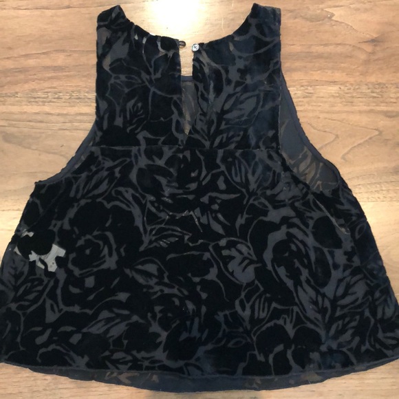 Wilfred XS velvet crop top - Picture 3 of 5